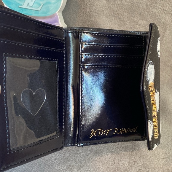 🖤🤍BETSY JOHNSON🖤🤍Black & White Polka Dot Bifold Wallet/NWOT - Picture 5 of 5